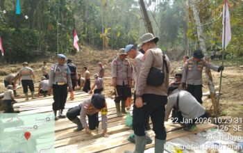 Pembuatan Jembatan Dusun uning luar , Desa Setie Rampung 100 Persen.
