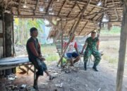 Babinsa Koramil 1015-01/Mentaya Hilir Selatan Komsos Dengan Warga Dan Pantau Wilayah Binaan