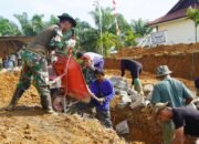 Antusias Warga Dalam Membantu Pengerjaan Sasaran Fisik Satgas TMMD ke 127 Kodim 1015/Sampit