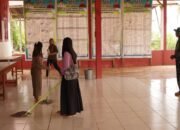 Anggota Satgas TMMD Reguler ke-127 Melaksanakan Penyiapan Tempat Kegiatan Sunat massal