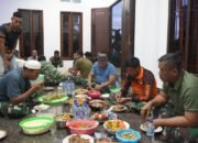 Terjalin Keakraban Dengan Warga, Satgas TMMD Reguler ke-127 Saat Buka Bersama
