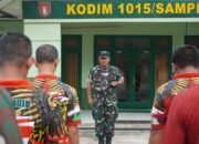 Komandan Kodim 1015/Sampit Serahkan Kaporlap PDL Prima