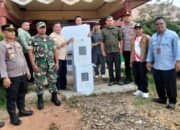 Personel Kodim 1015/Sampit, Kawal Distribusi Kotak Suara Jelang Pilkades Kab. Seruyan