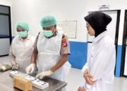 Jamin Keamanan Pangan, Si Dokkes Polres Kotim Periksa Kandungan Zat Berbahaya pada Makanan SPPG